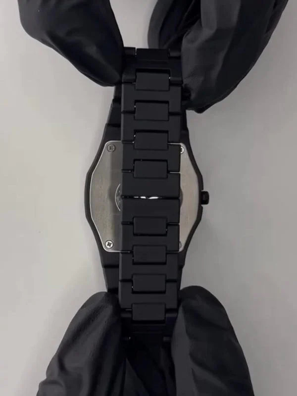 Black Aura Men's Analog Quartz Watch – Sleek & Stylish Timepiece